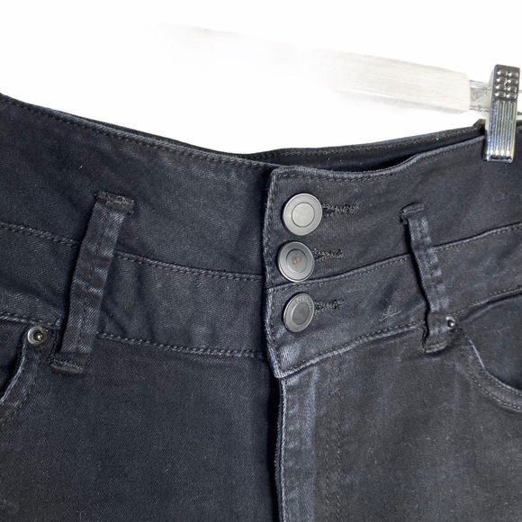 Hi Waist Up lift jean shortie shorts - Picture 2 of 10